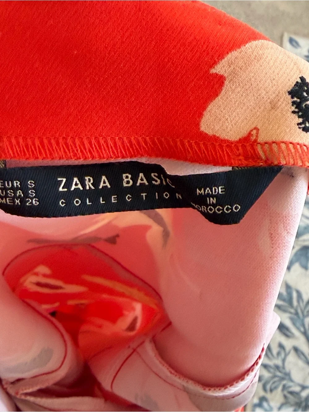 Zara Basic Red Floral V-Neck Blouse Puff-Sleeve Top, Small